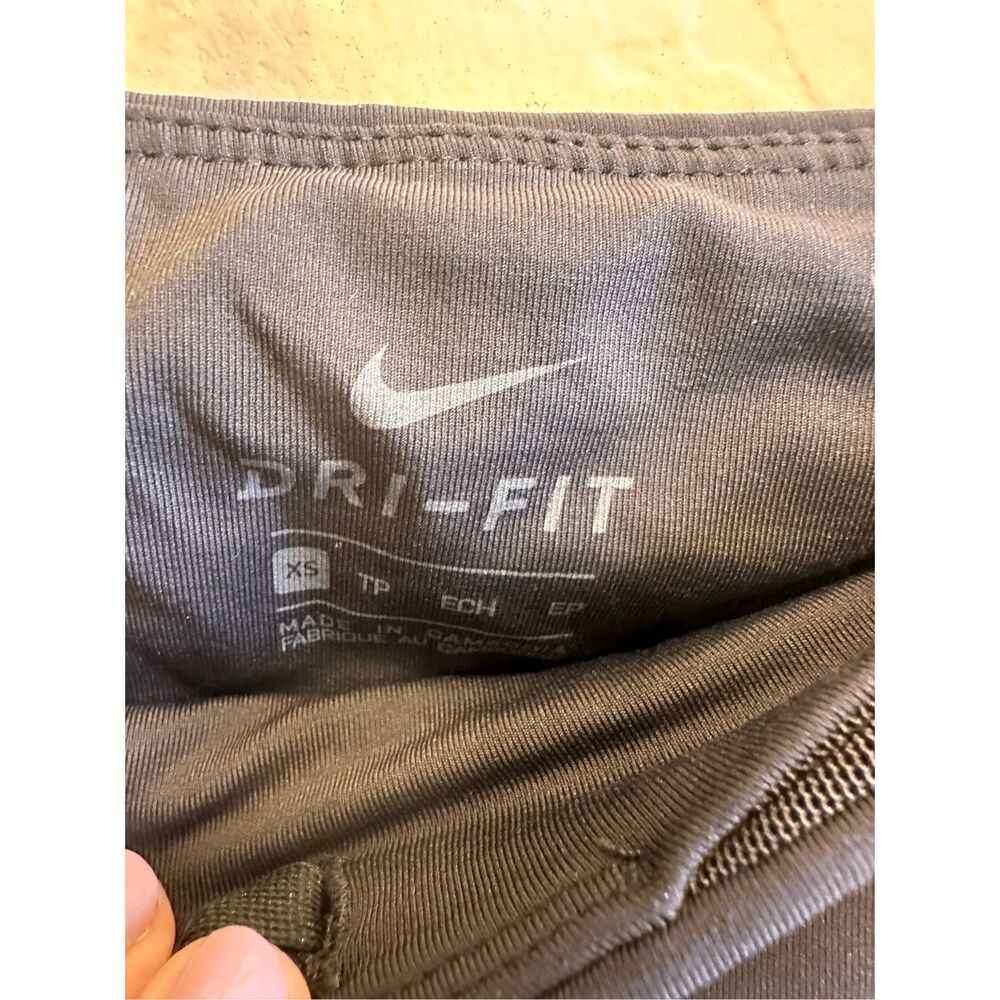 Nike Women’s Black Drawstring Waist Cropped Leggings Size XS - Picture 4 of 6
